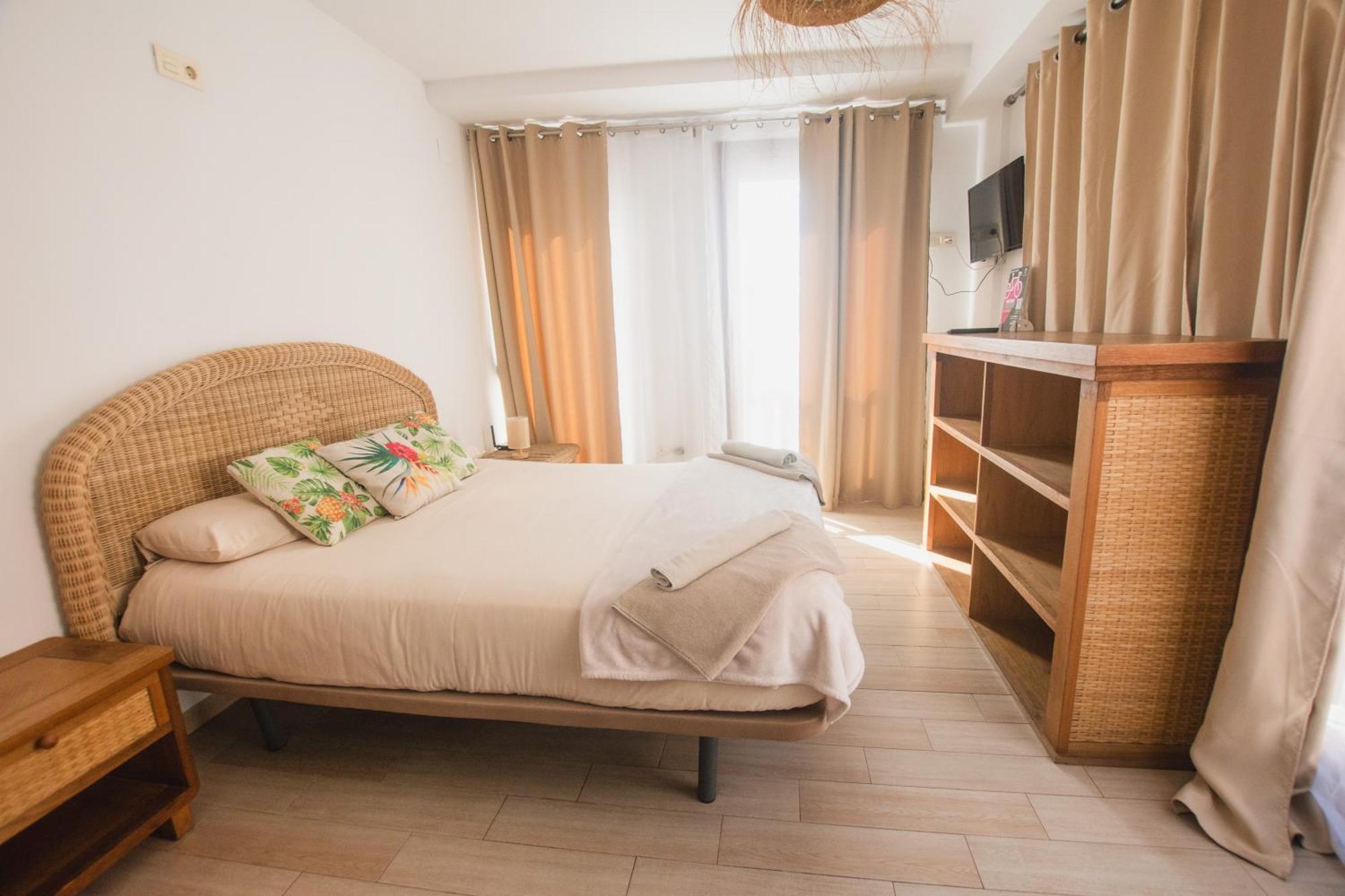 Banana Beach Patacona Rooms Alboraia Esterno foto
